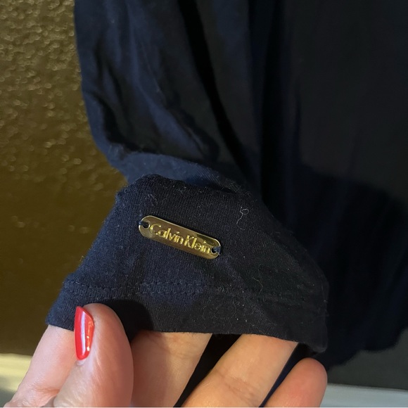Navy Blue Cap Sleeve Calvin Klein Top, Size Large, Small Pocket on Front - Picture 4 of 5